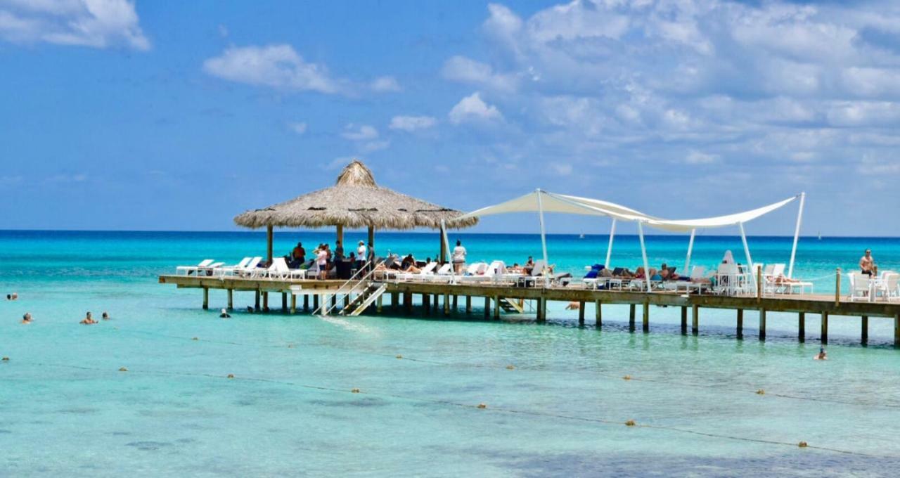 Beach Day @CadaquesCaribe Bayahibe Apartment Bagian luar foto